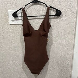 SKIMS BODY PLUNGE BODYSUIT